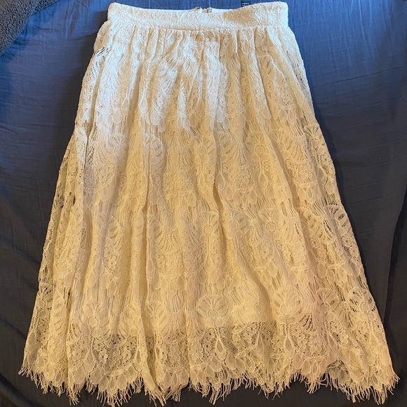 Cream Lace Skirt - Picture 1 of 3